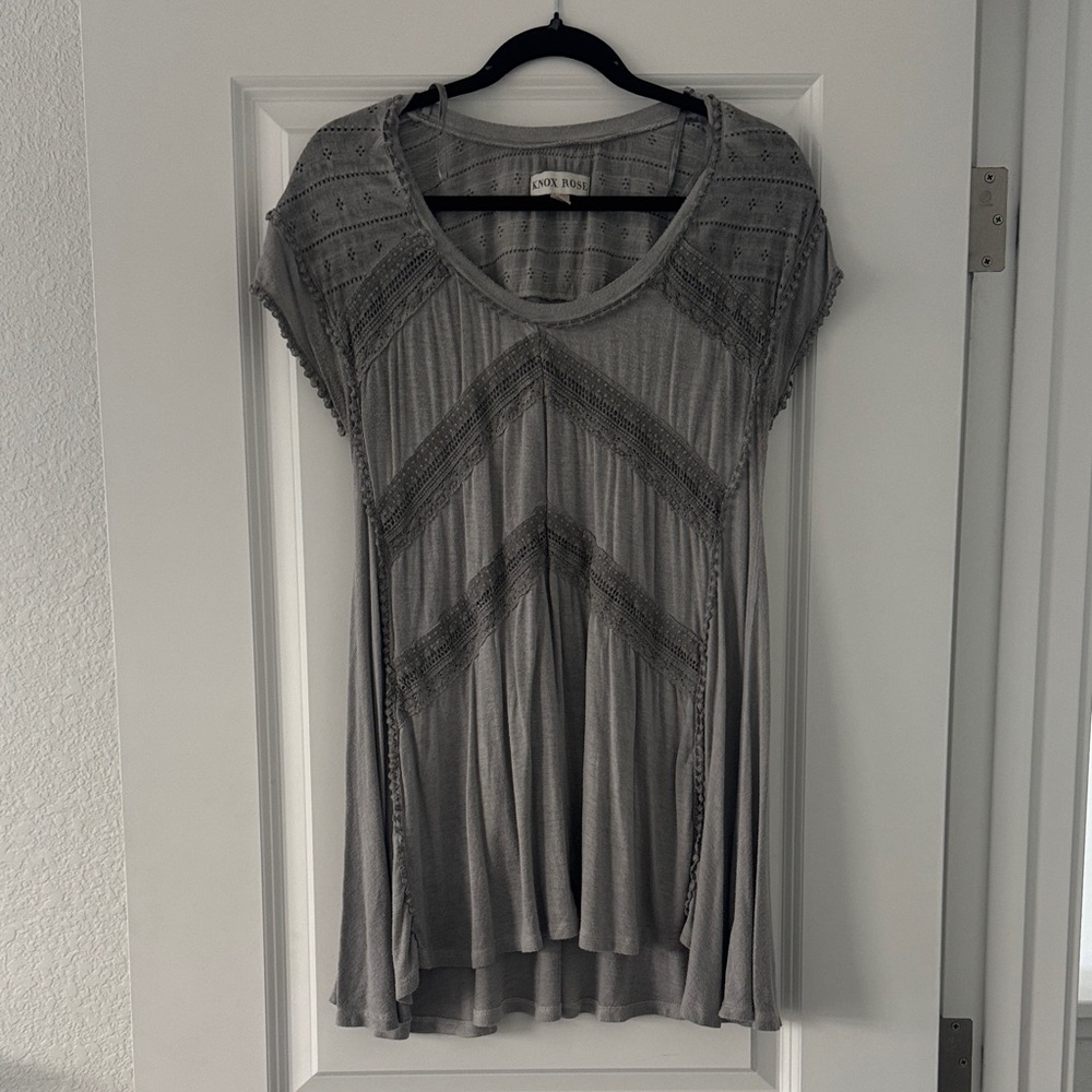 Knox Rose Gray Lace Tunic Top